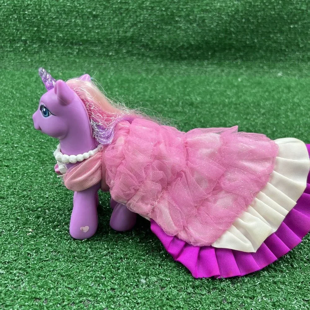 My Little Pony Lily Lightly Unicorn Pony‎ W/Lighted Horn Cape Blinking Eyes